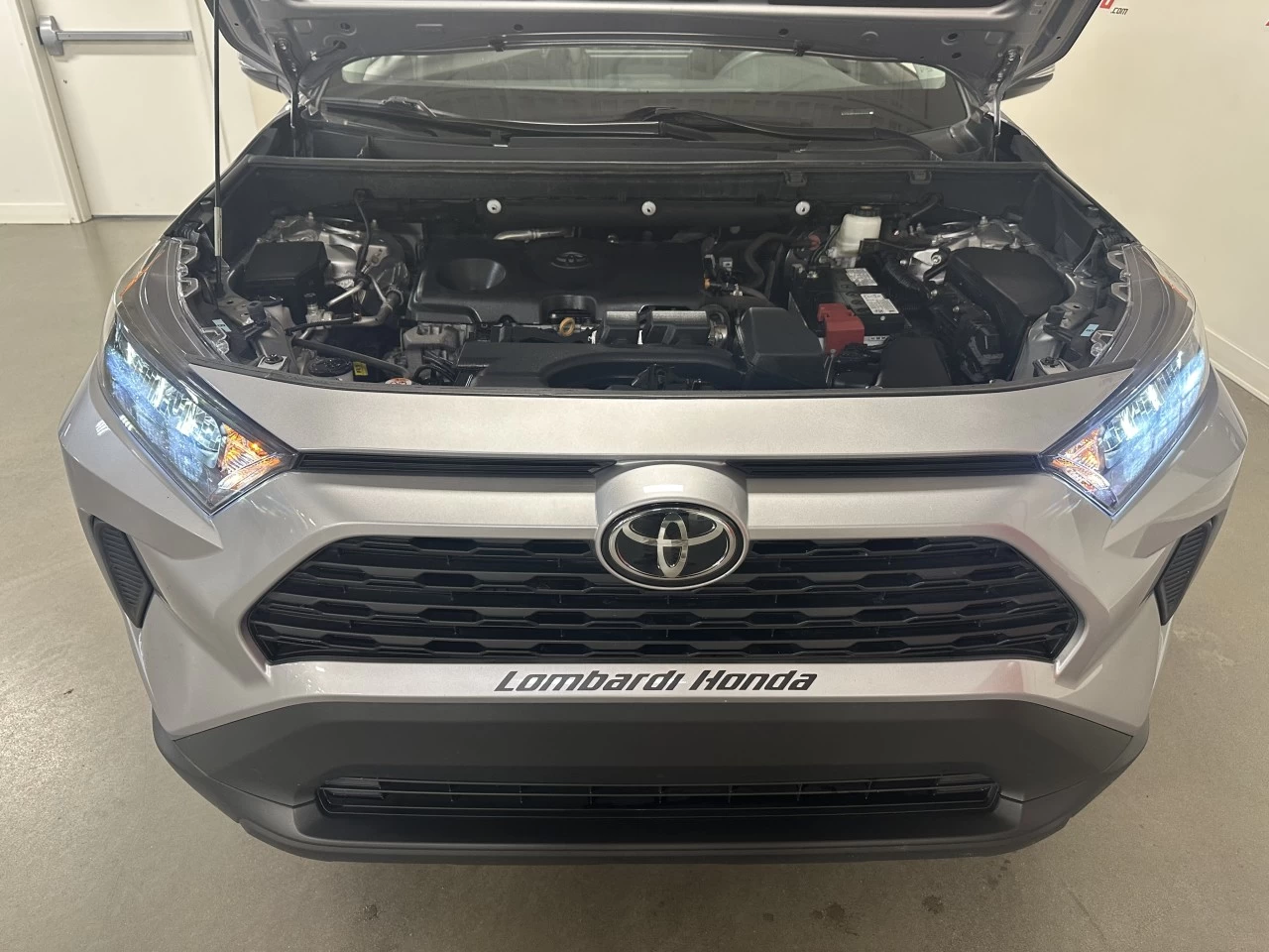 2024 Toyota RAV4 LE Image principale