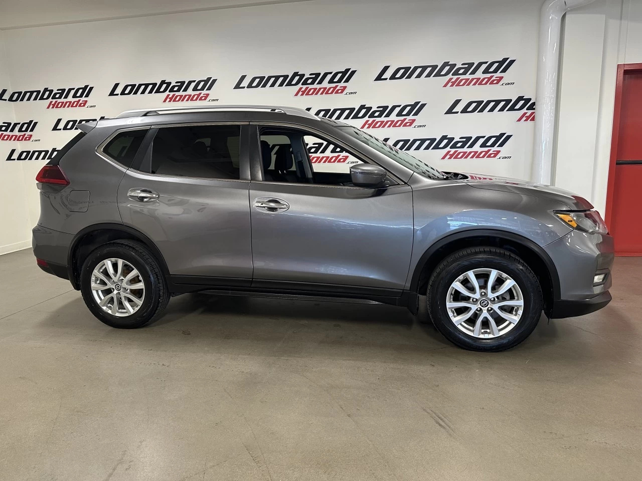 2018 Nissan Rogue SV Image principale