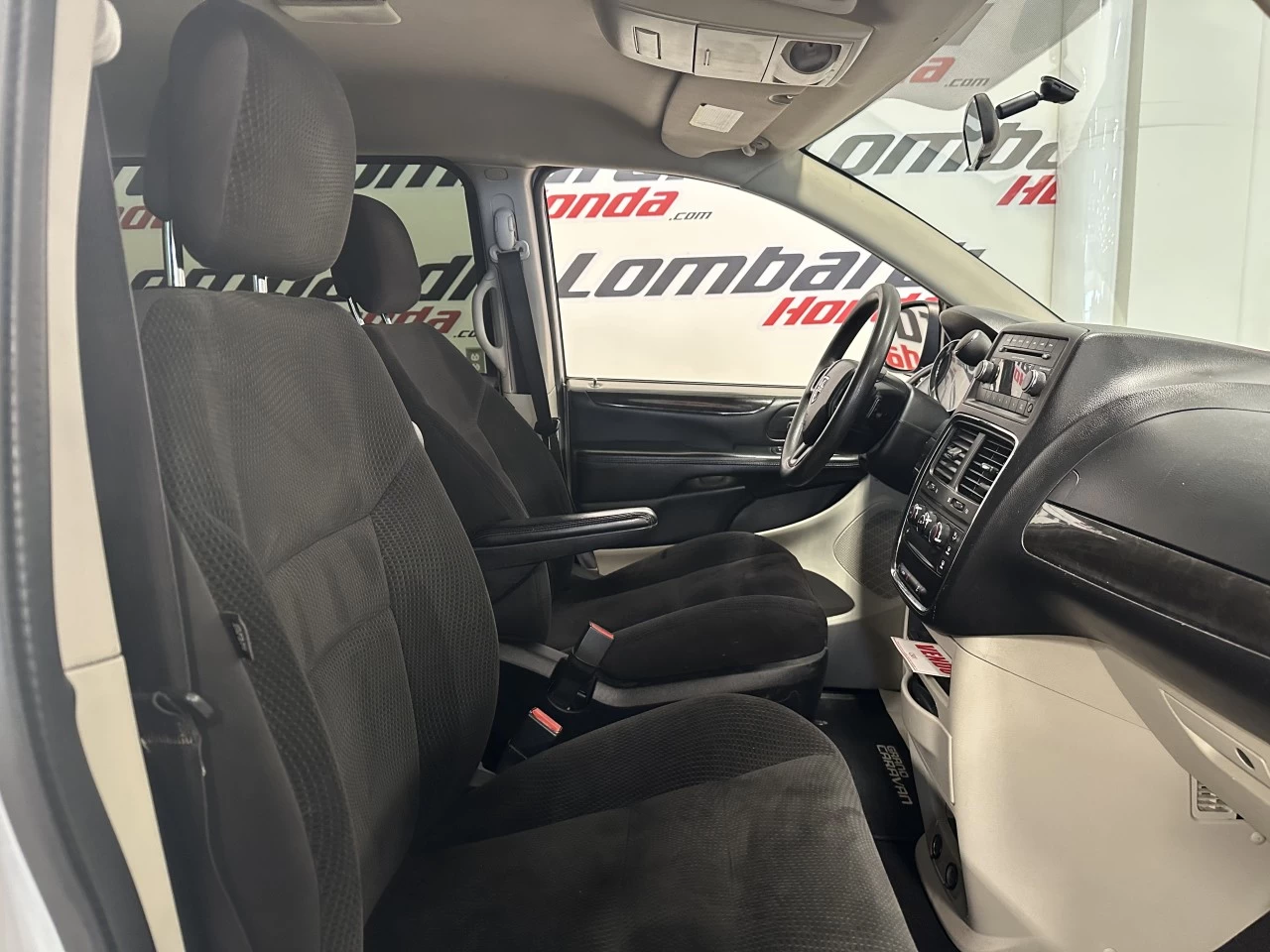 2017 Dodge Grand Caravan Canada Value Package Main Image