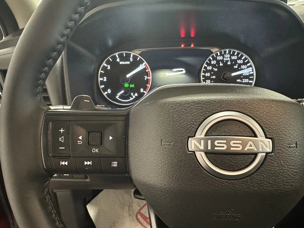 2025 Nissan Rogue SV Main Image
