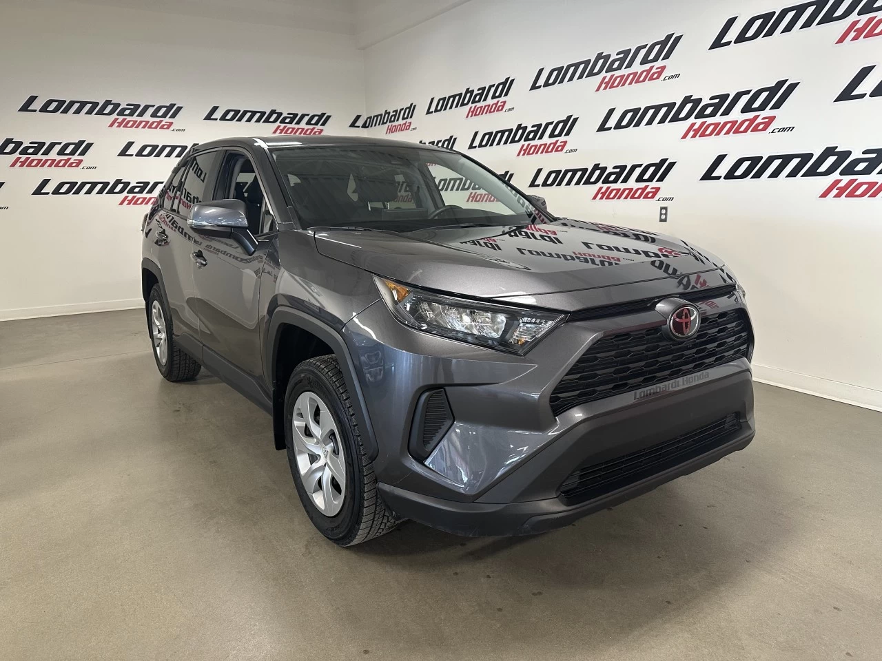 2023 Toyota RAV4
                                                    LE Image principale