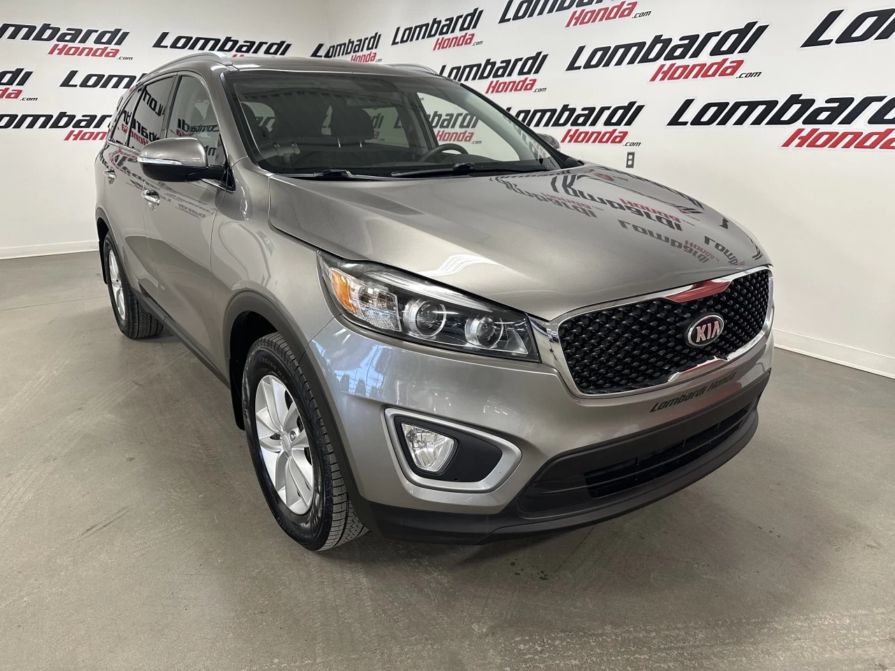 2017 Kia Sorento LX Main Image