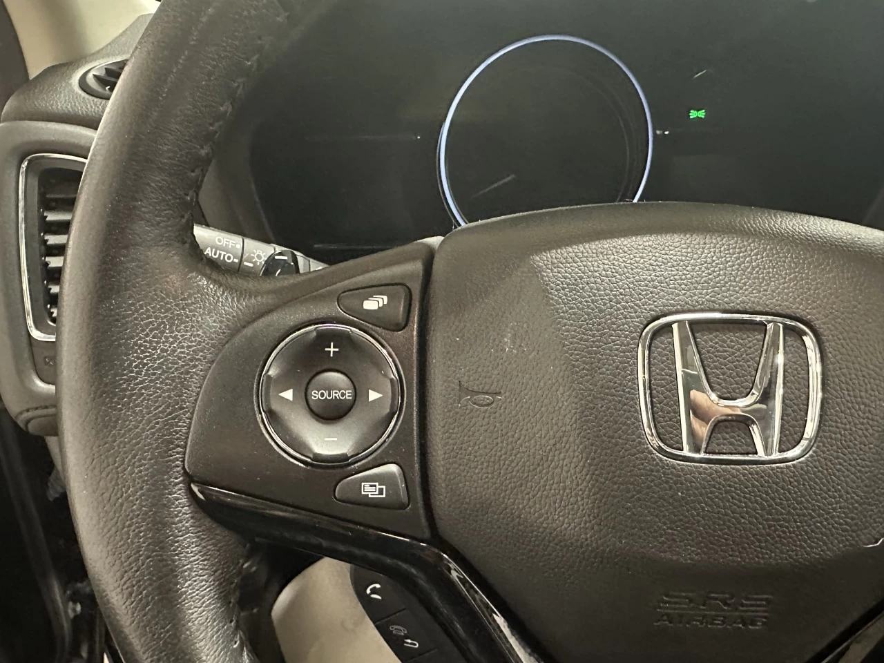 2022 Honda HR-V Touring Main Image