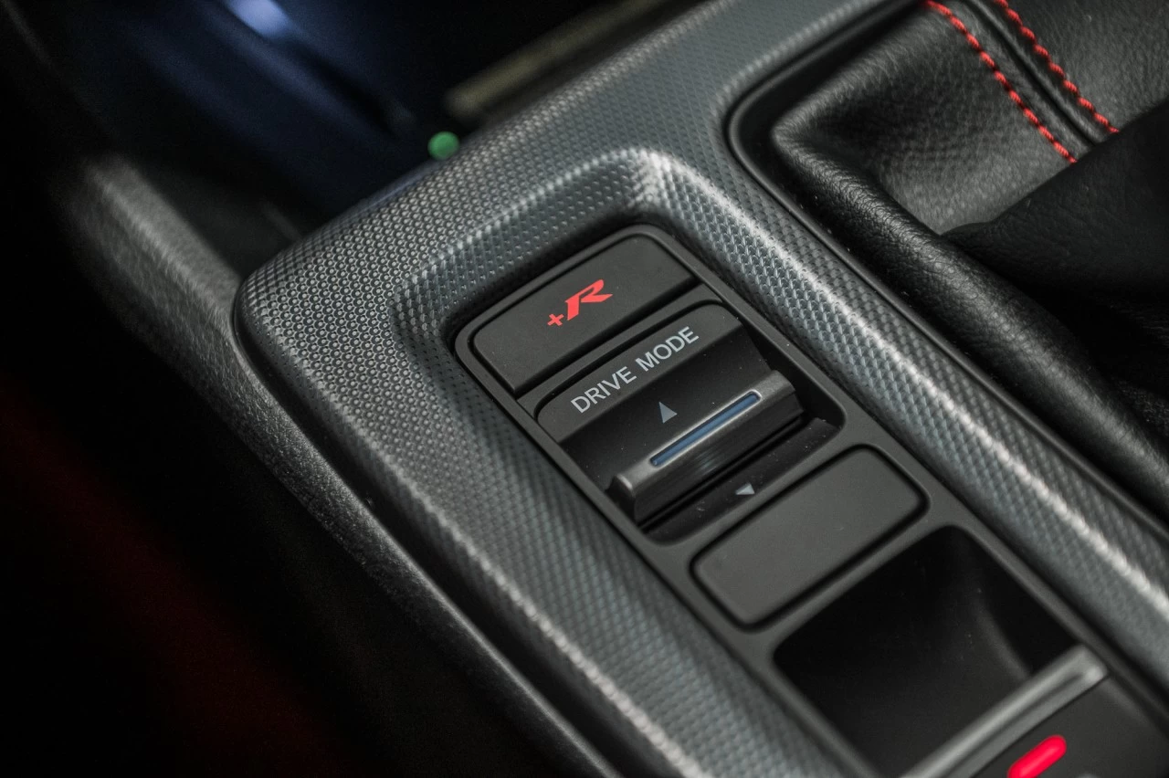 2025 Honda Civic Type R https://www.lombardihonda.com/resize/b990ff35b810a3abc0cc817b2ca24889-1