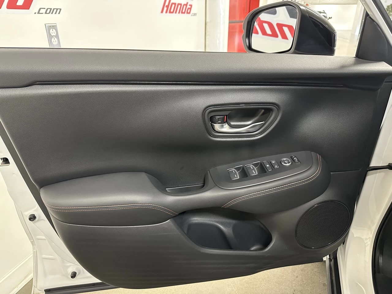 2025 Honda HR-V Sport https://www.lombardihonda.com/resize/b990ff35b810a3abc0cc817b2ca24889-1