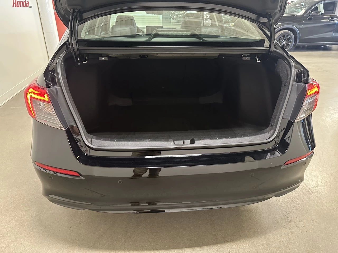 2023 Honda Civic Touring Main Image