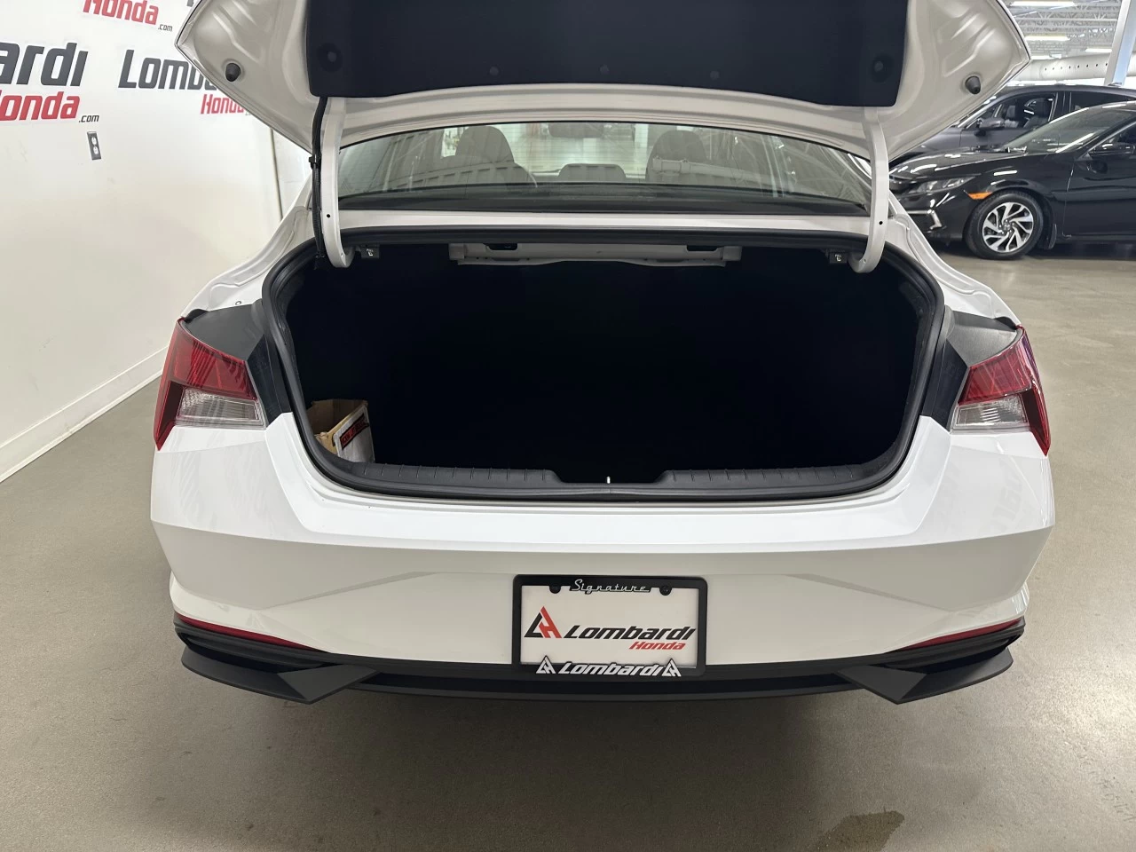 2022 Hyundai Elantra
                                                    Essential Image principale