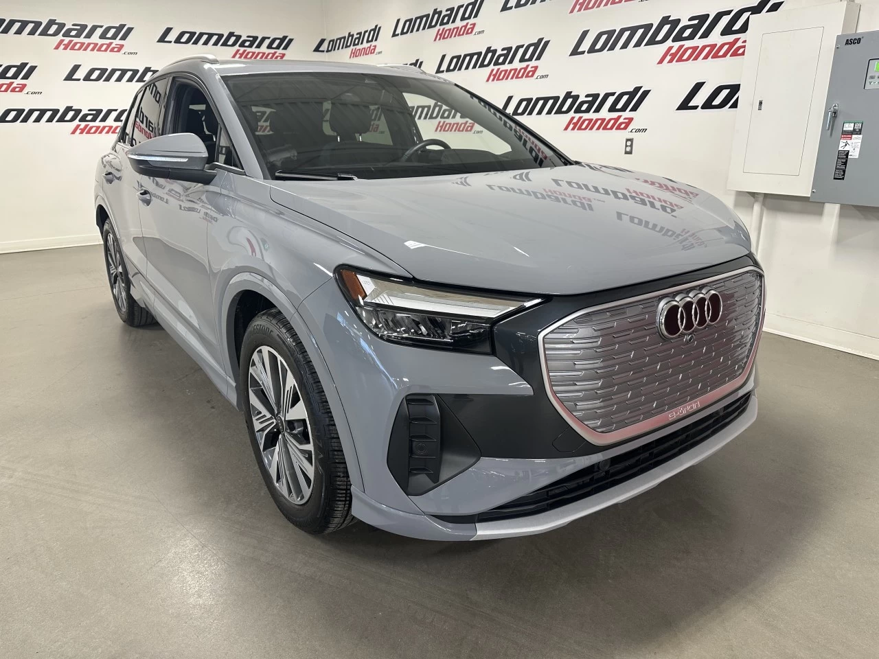 2025 Audi Q4 e-tron 45 RWD https://www.lombardihonda.com/resize/b990ff35b810a3abc0cc817b2ca24889-1