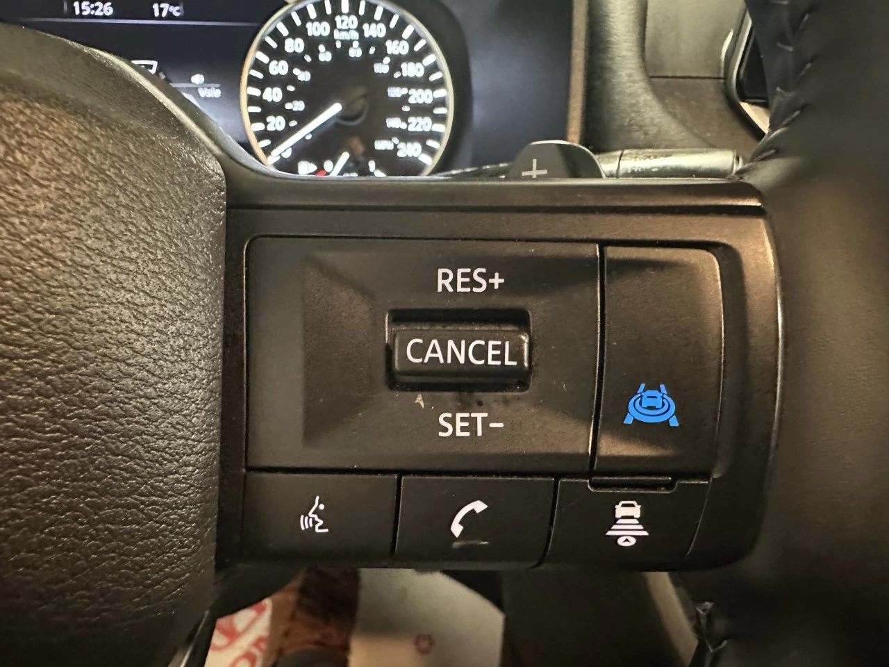 2025 Nissan Rogue SV Main Image