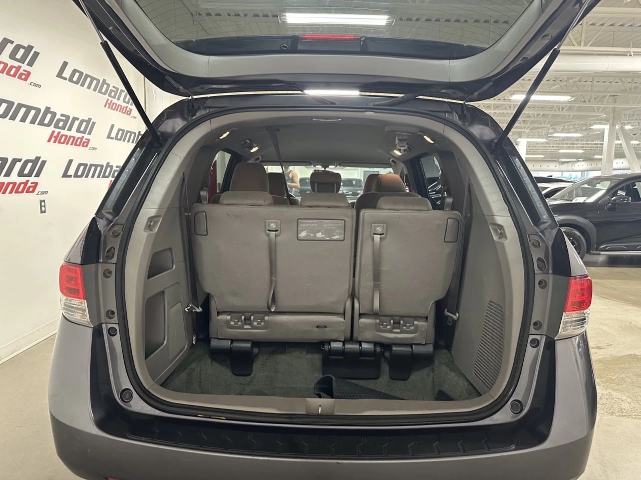 2016 Honda Odyssey SE Image principale