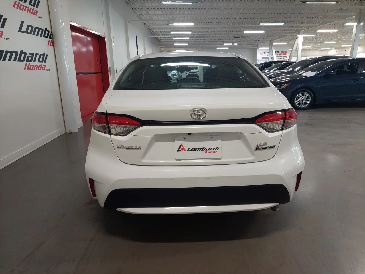 2021 Toyota Corolla
                                                    LE Main Image