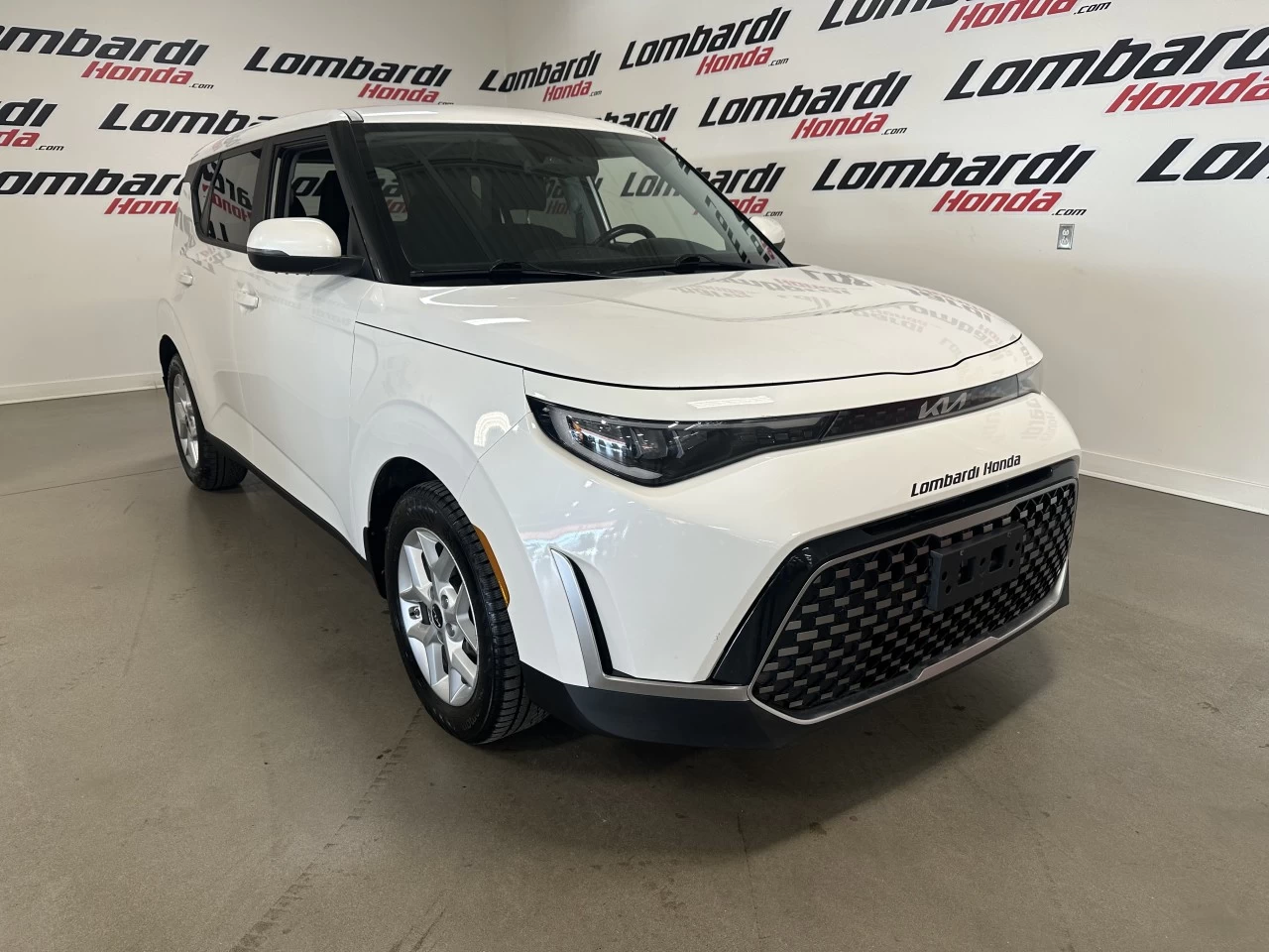 2023 Kia Soul EX https://www.lombardihonda.com/resize/b990ff35b810a3abc0cc817b2ca24889-1