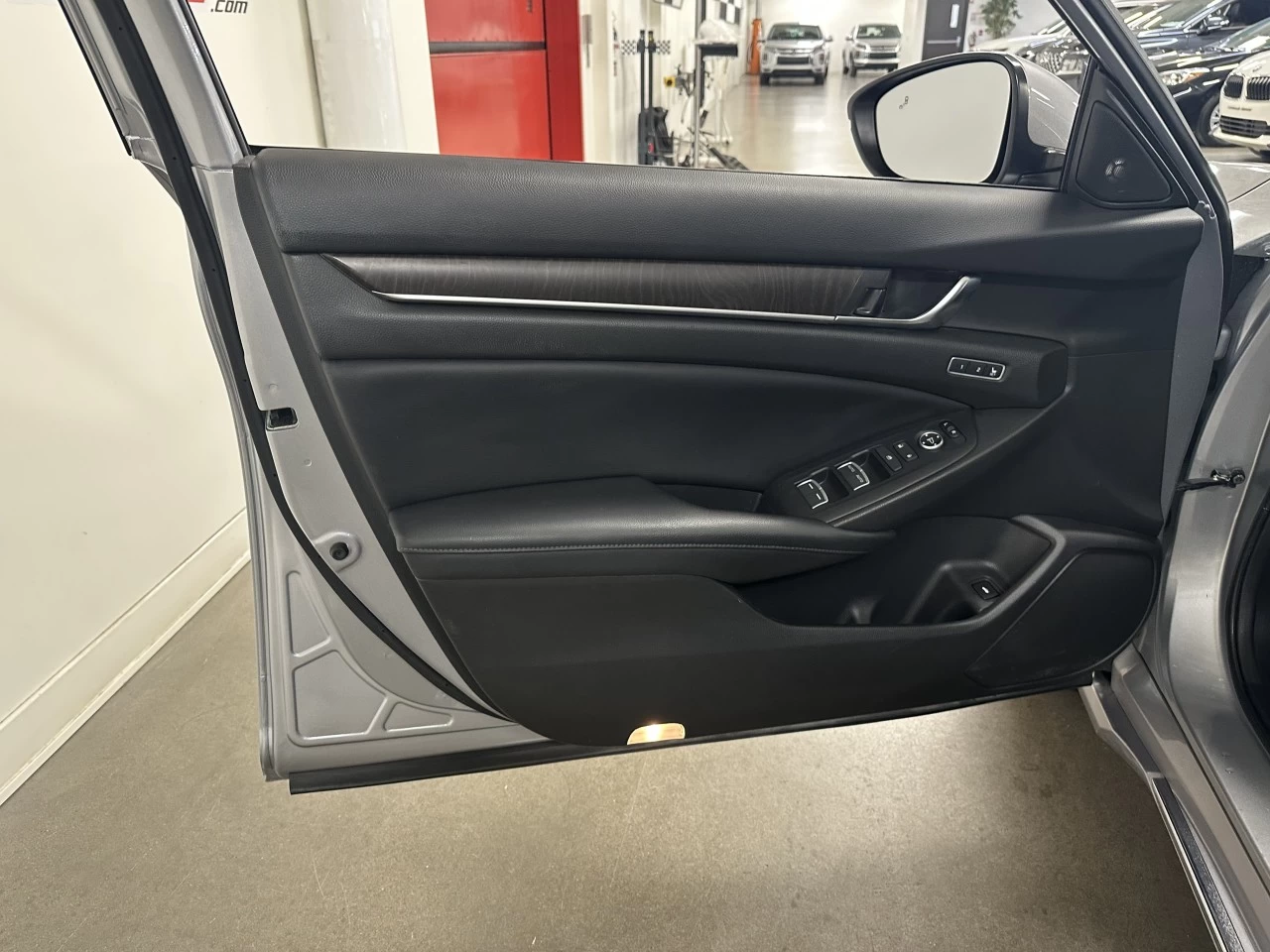2018 Honda Accord
                                                    Touring Image principale