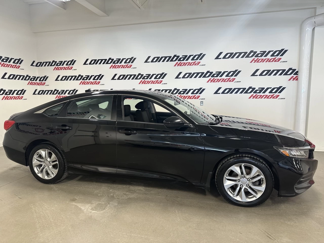 2019 Honda Accord LX Main Image