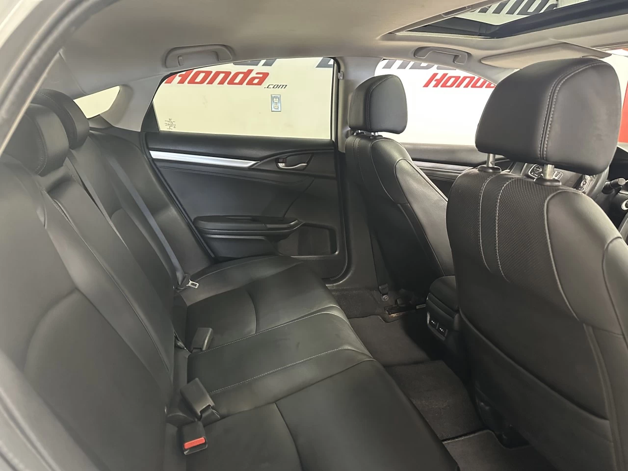 2017 Honda Civic Berline Touring Image principale