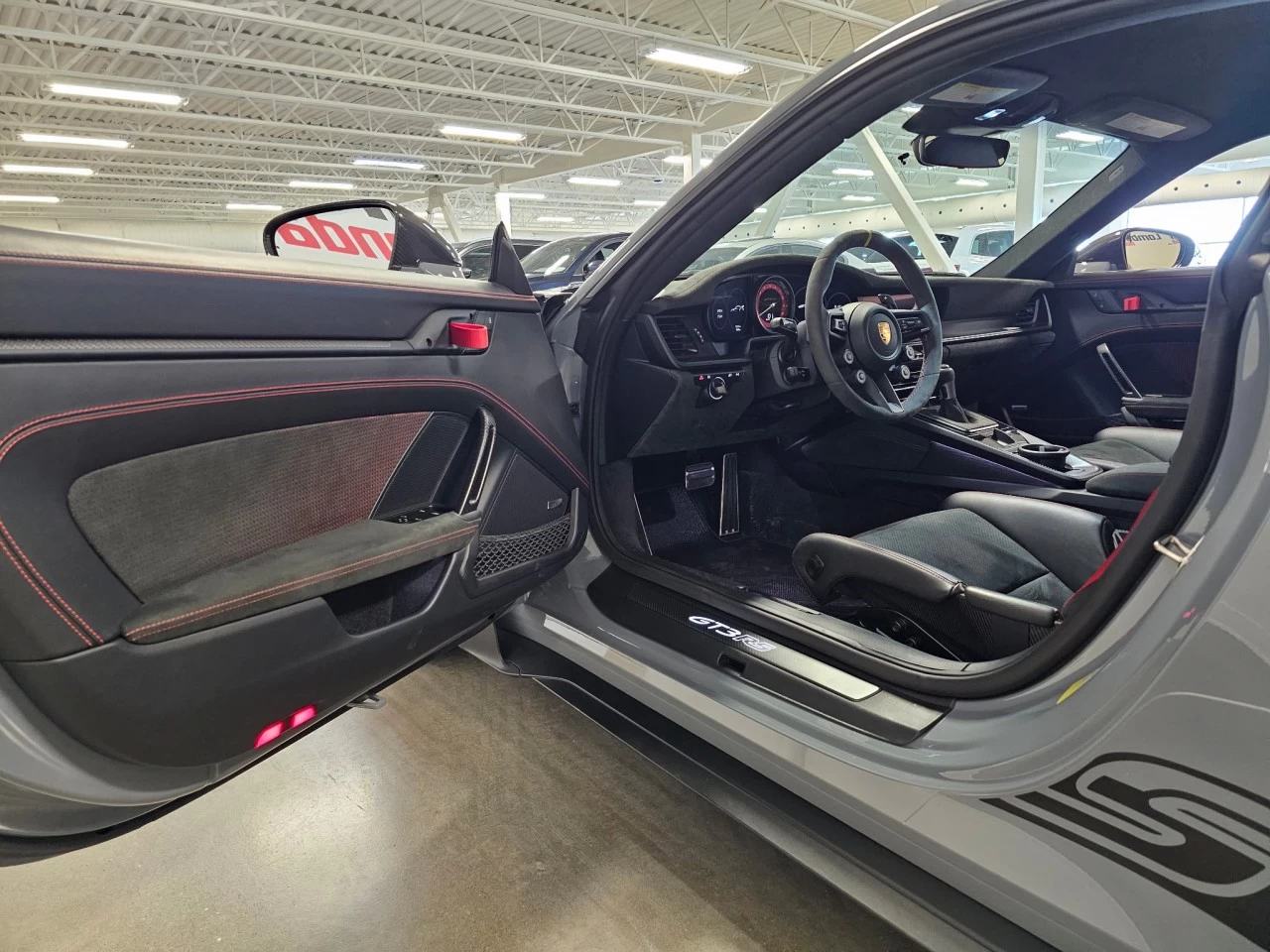 2024 Porsche 911 GT3 RS https://www.lombardihonda.com/resize/b990ff35b810a3abc0cc817b2ca24889-1
