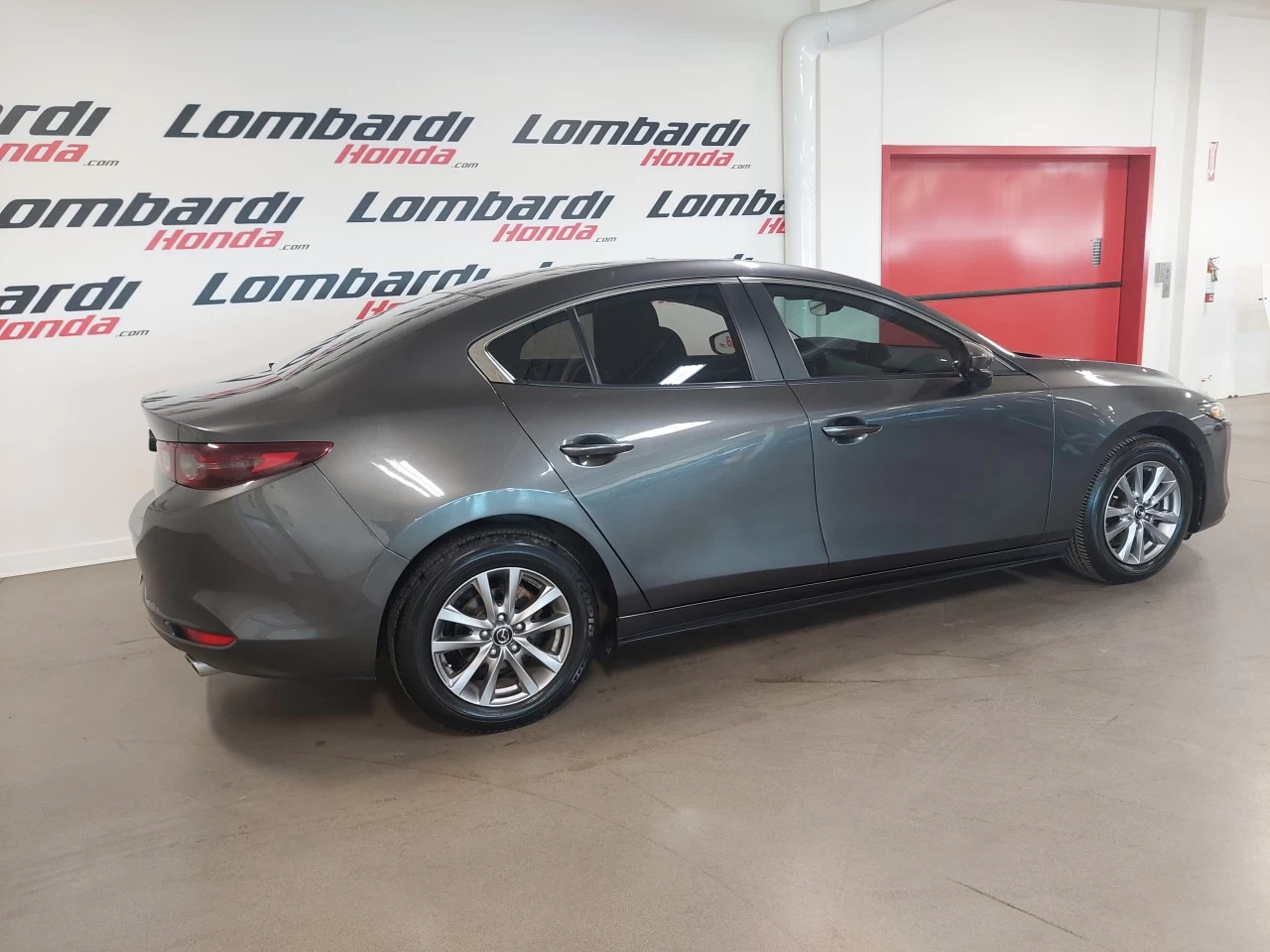 2019 Mazda 3
                                                    GS Main Image