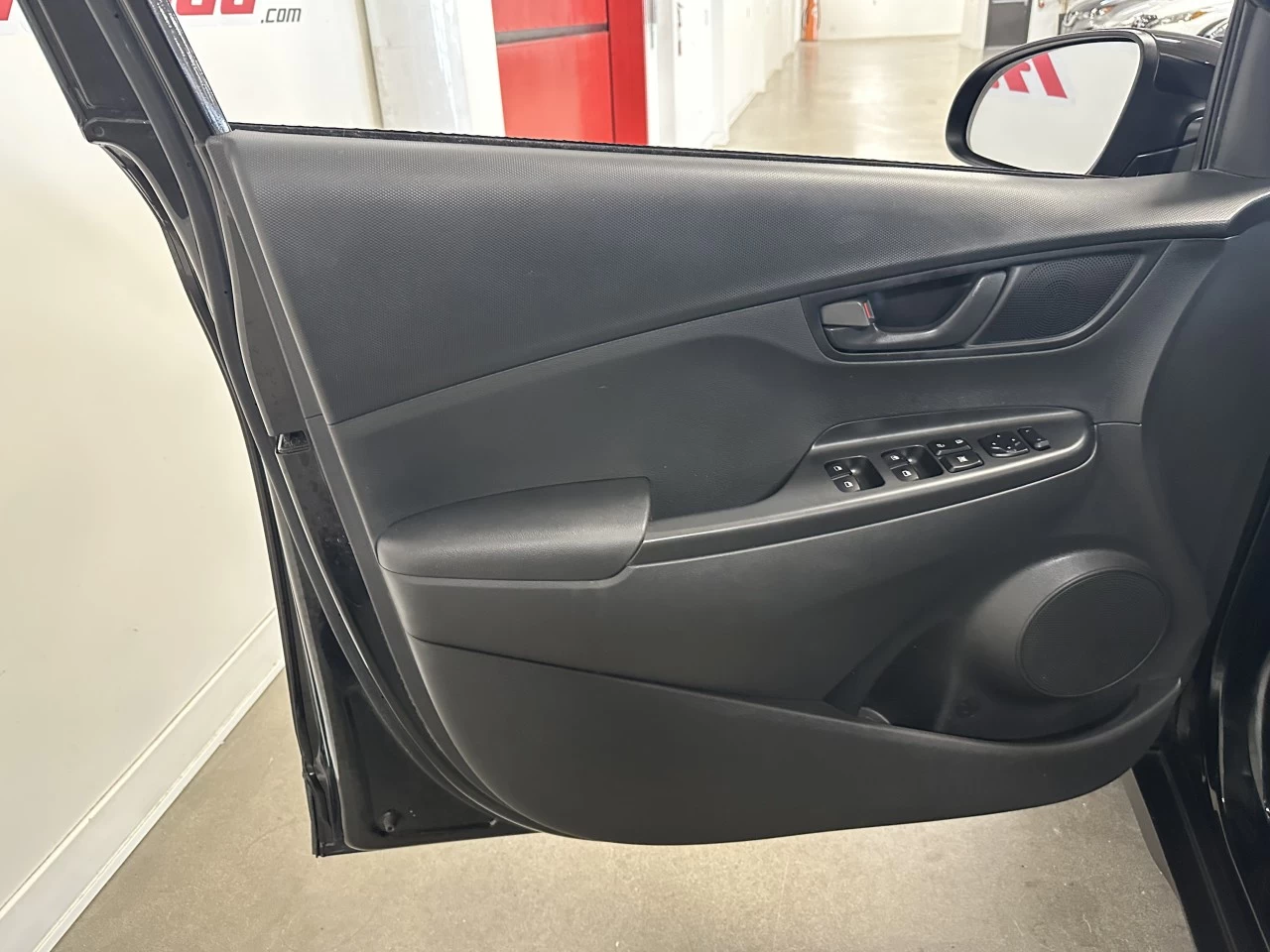 2022 Hyundai Kona Essential Main Image
