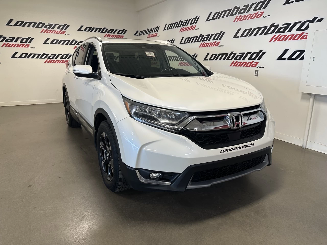 2017 Honda CR-V
                                                    Touring Main Image