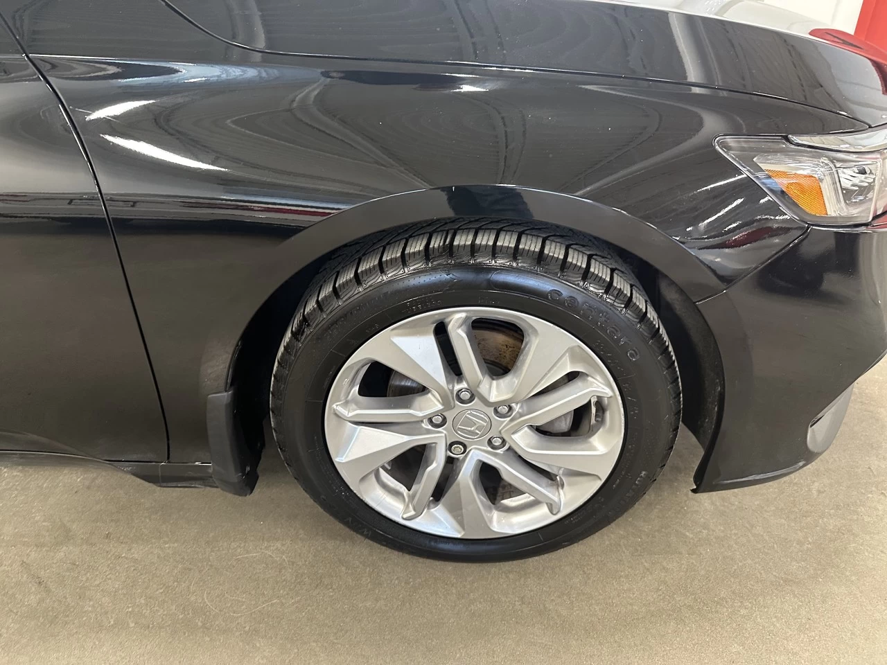 2019 Honda Accord LX Main Image