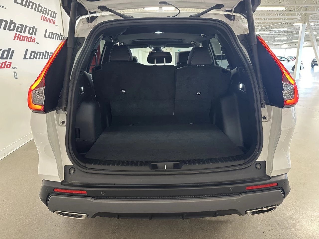 2023 Honda CR-V Touring Main Image