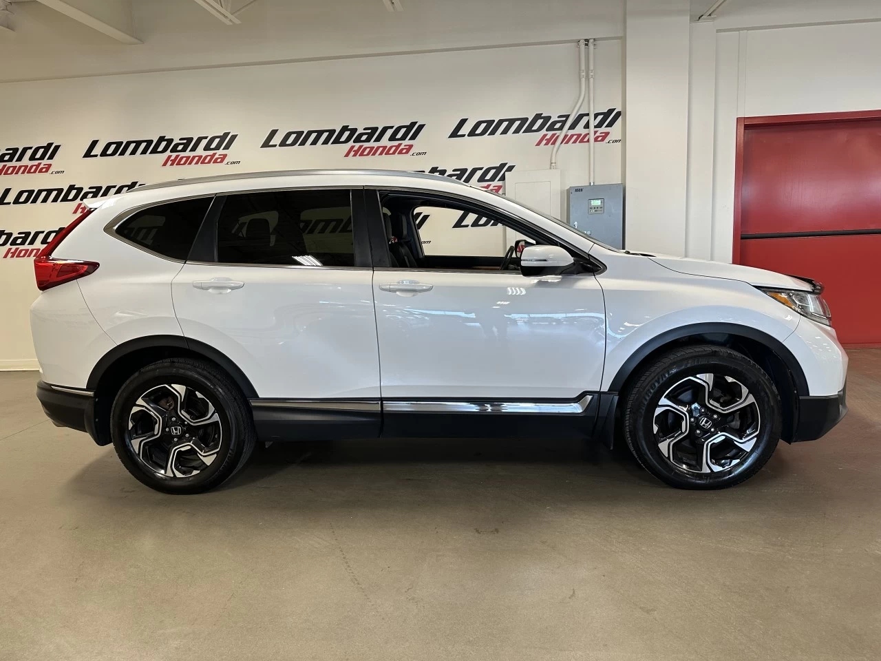 2019 Honda CR-V Touring Main Image