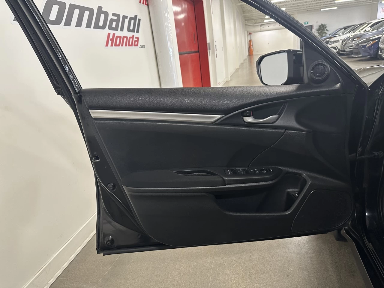 2019 Honda Civic LX Image principale