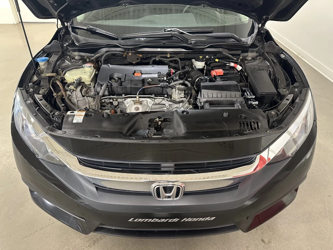 2016 Honda Civic LX Image principale