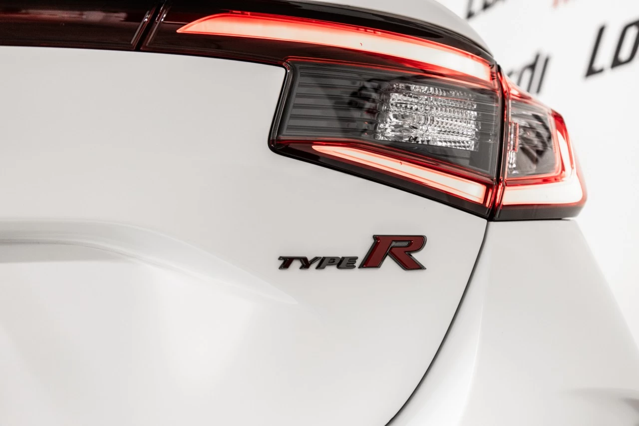 2023 Honda Civic TYPE R https://www.lombardihonda.com/resize/b990ff35b810a3abc0cc817b2ca24889-1