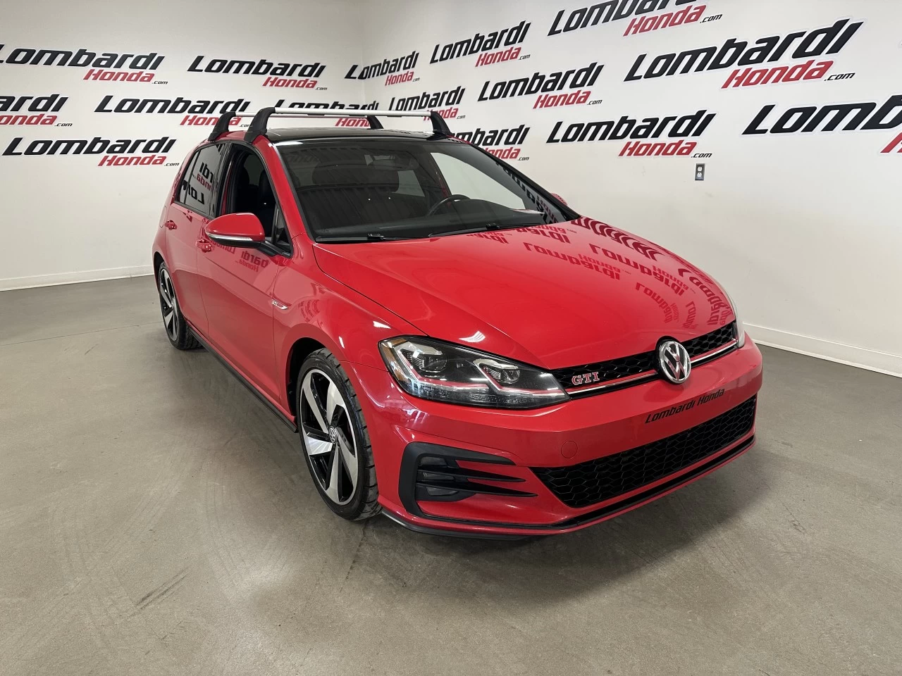 2019 Volkswagen Golf Auto Main Image