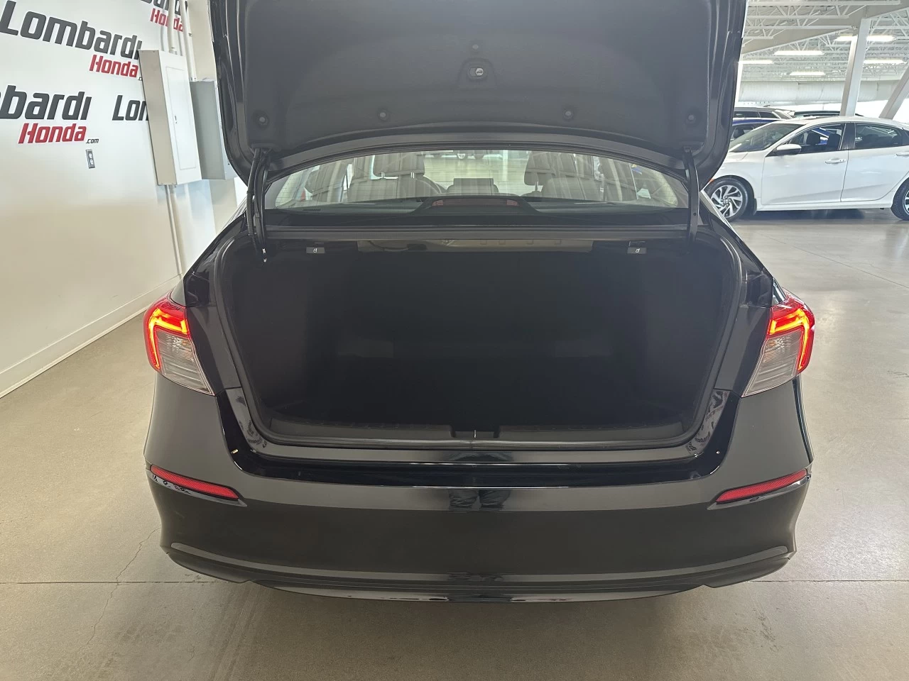2022 Honda Civic
                                                    LX Main Image