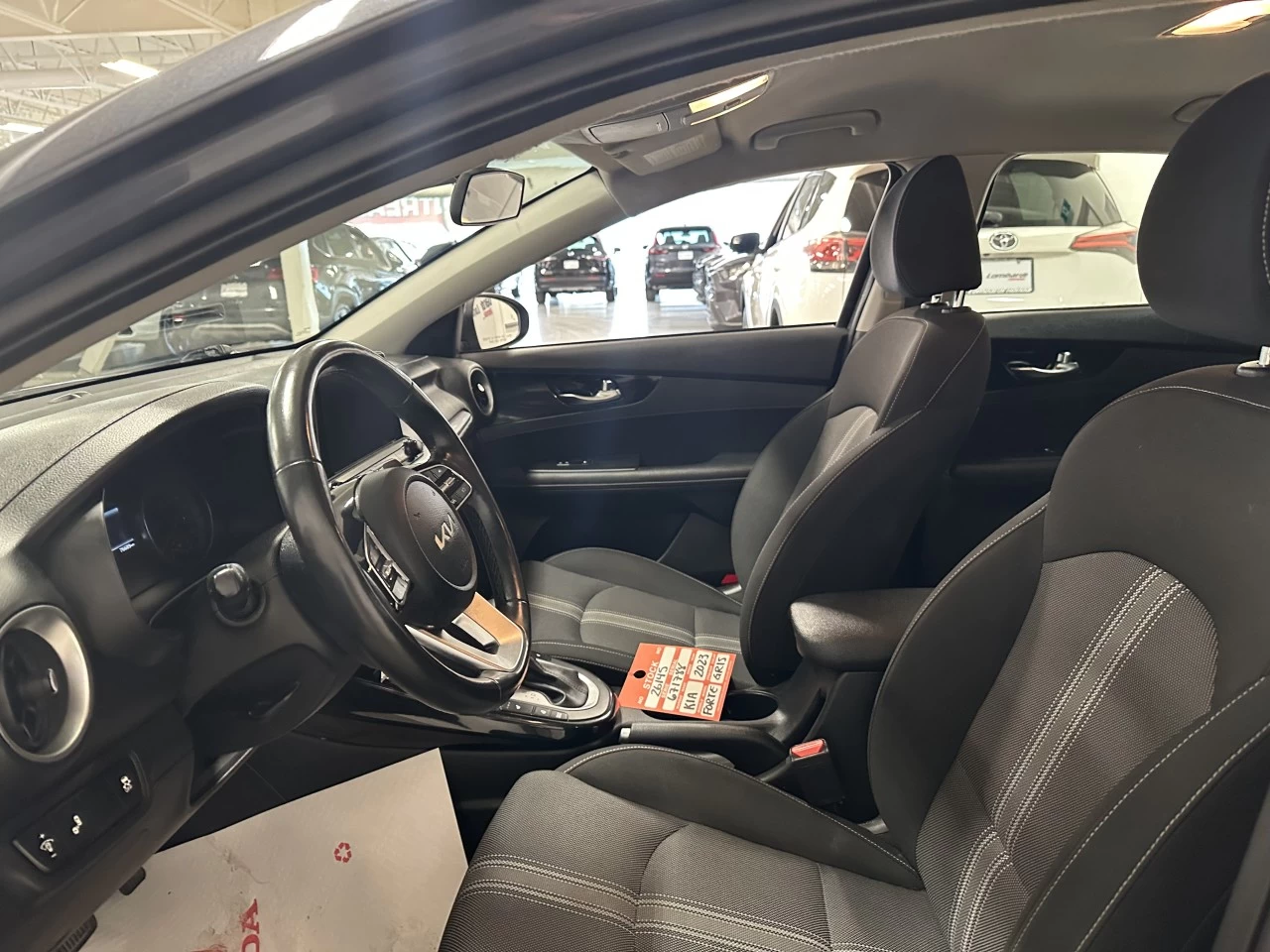 2023 Kia Forte EX Image principale