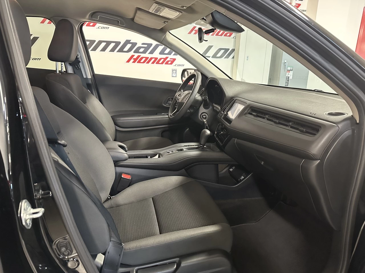 2022 Honda HR-V LX Main Image