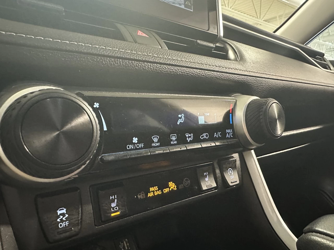 2023 Toyota RAV4
                                                    LE Image principale