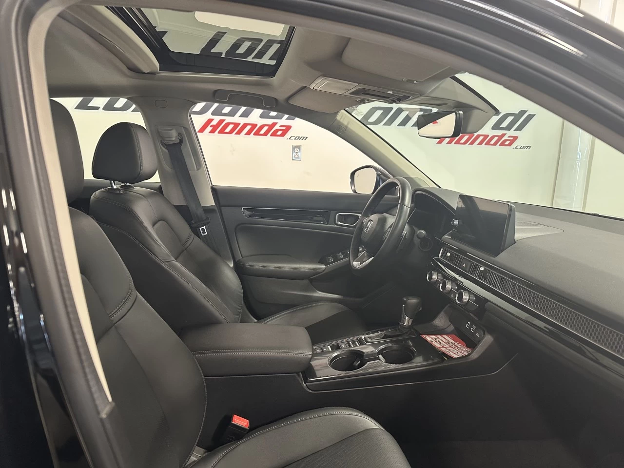 2023 Honda Civic Touring Main Image