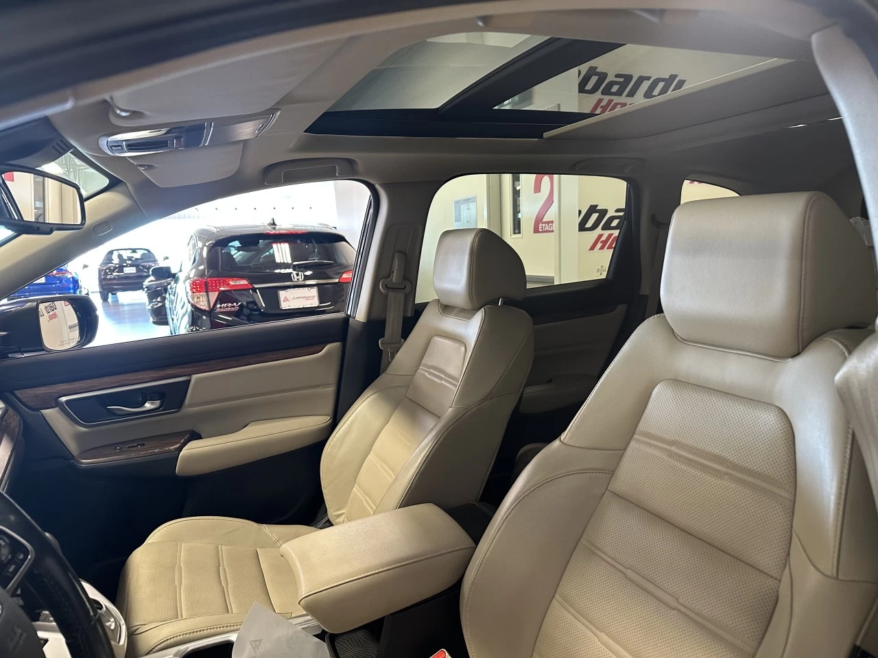 2017 Honda CR-V Touring Main Image