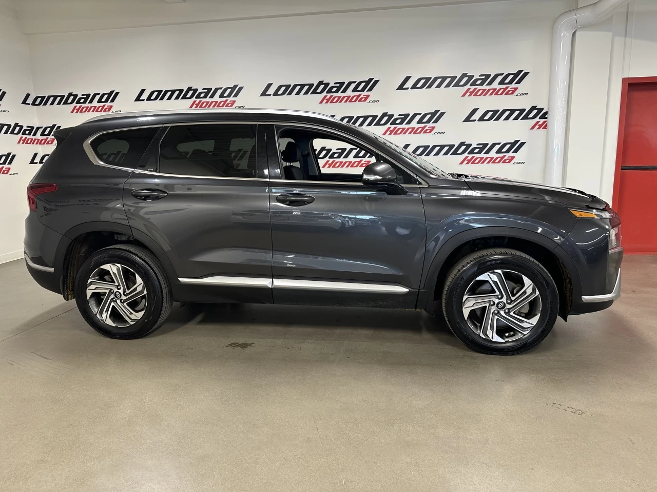 2021 Hyundai Santa Fe Preferred Main Image