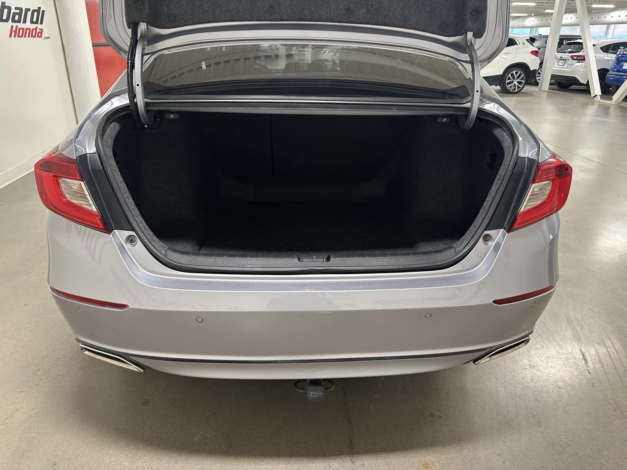 2018 Honda Accord
                                                    Touring Image principale