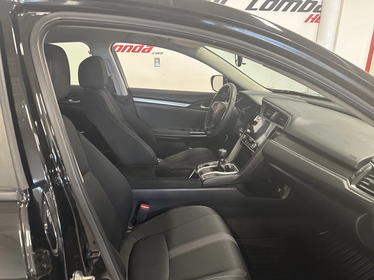 2020 Honda Civic
                                                    LX Main Image