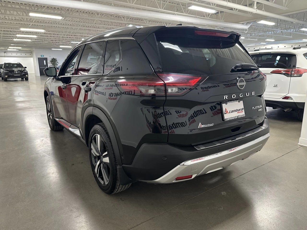 2022 Nissan Rogue Platinum Main Image