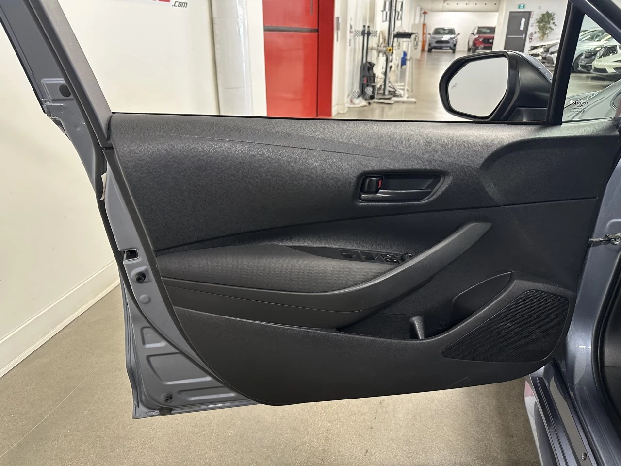 2022 Toyota Corolla
                                                    LE Main Image