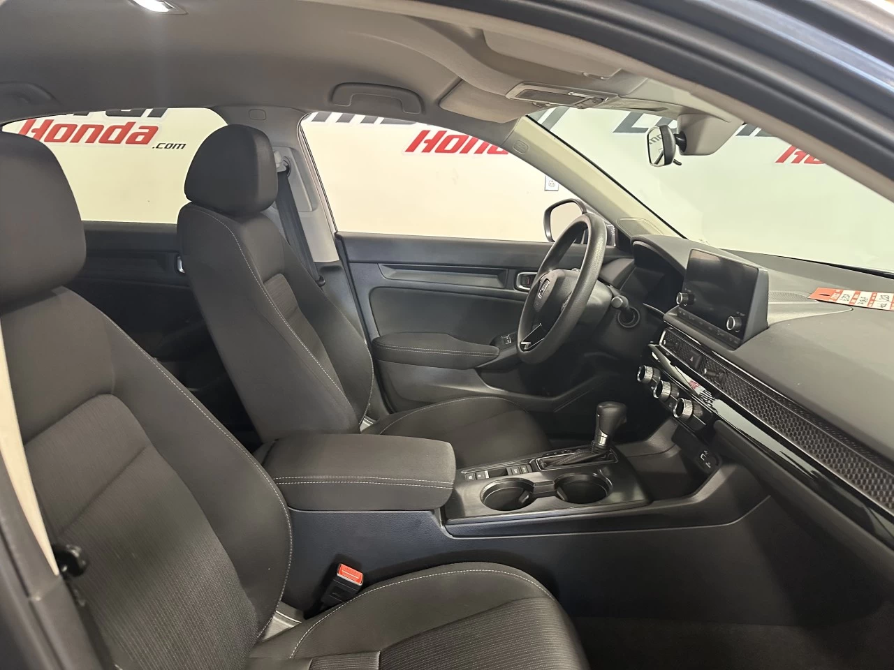 2023 Honda Civic LX Image principale