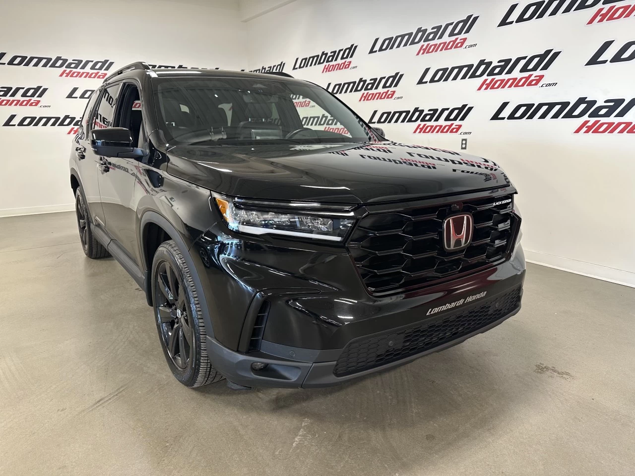 2023 Honda Pilot
                                                    Black Edition Main Image