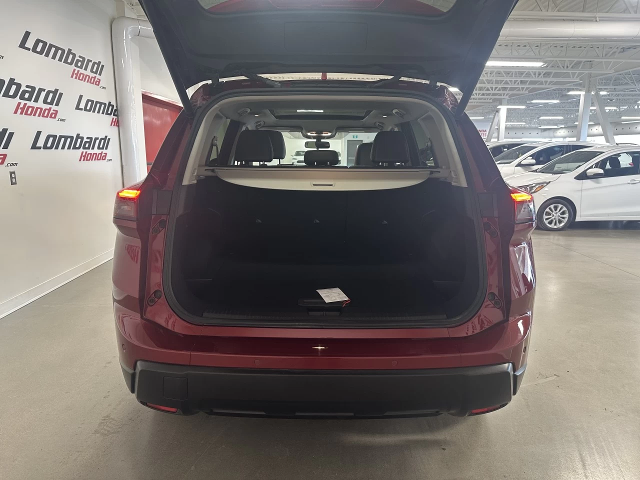 2025 Nissan Rogue SV Main Image