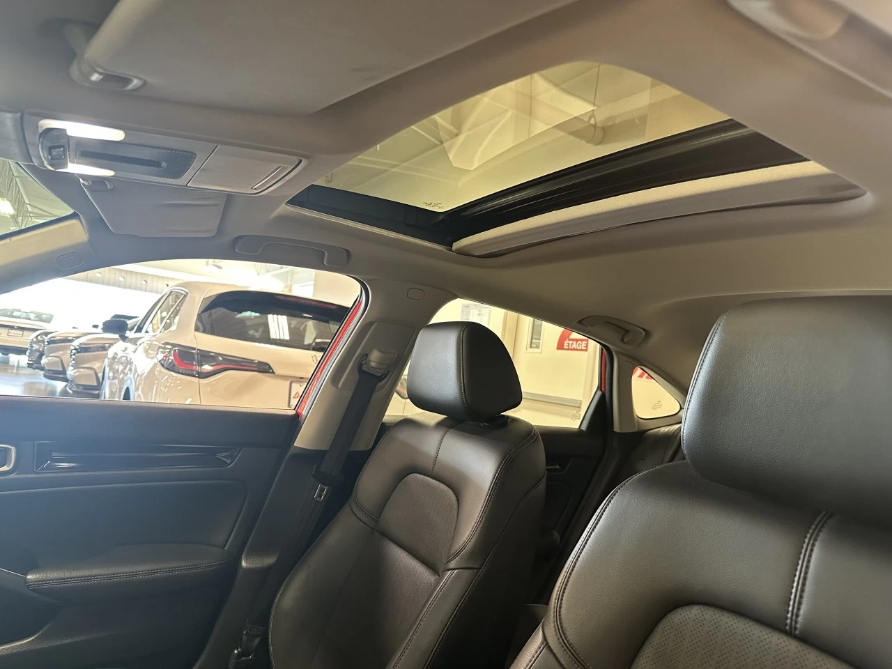 2023 Honda Civic
                                                    Touring Image principale