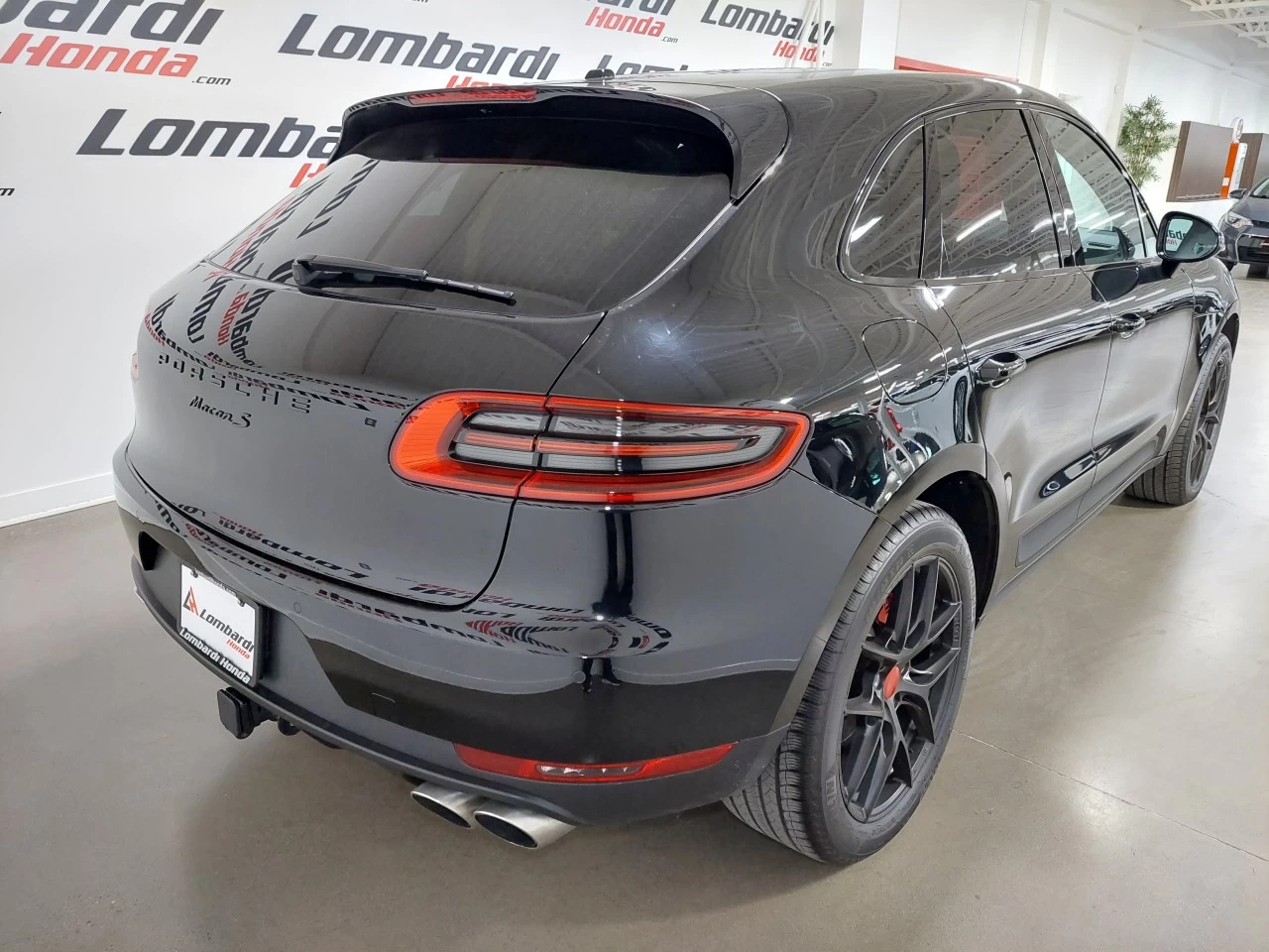 2018 Porsche Macan
                                                    S Image principale