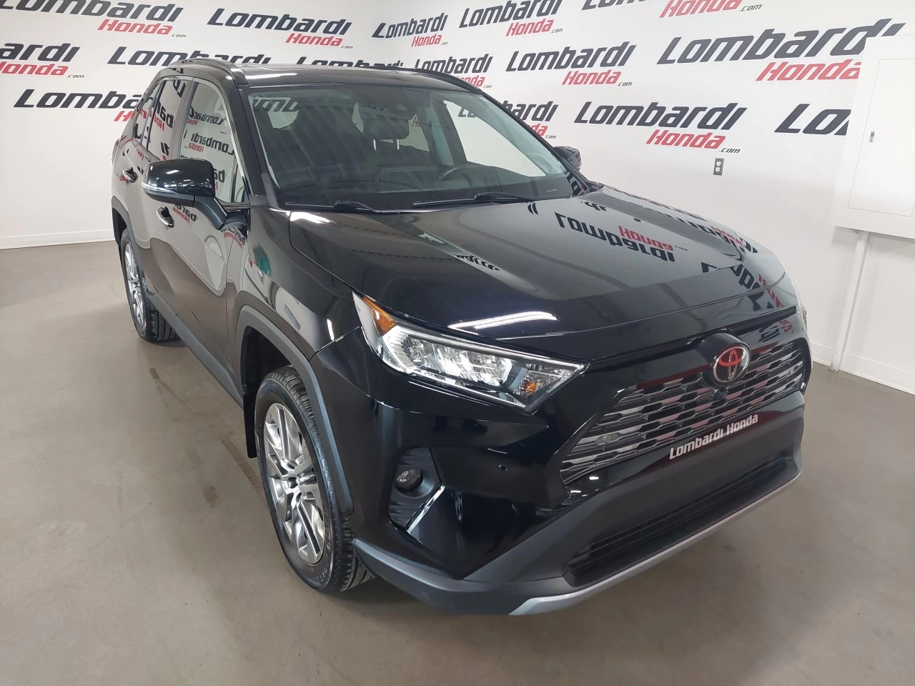2020 Toyota RAV4
                                                    LIMITED Image principale
