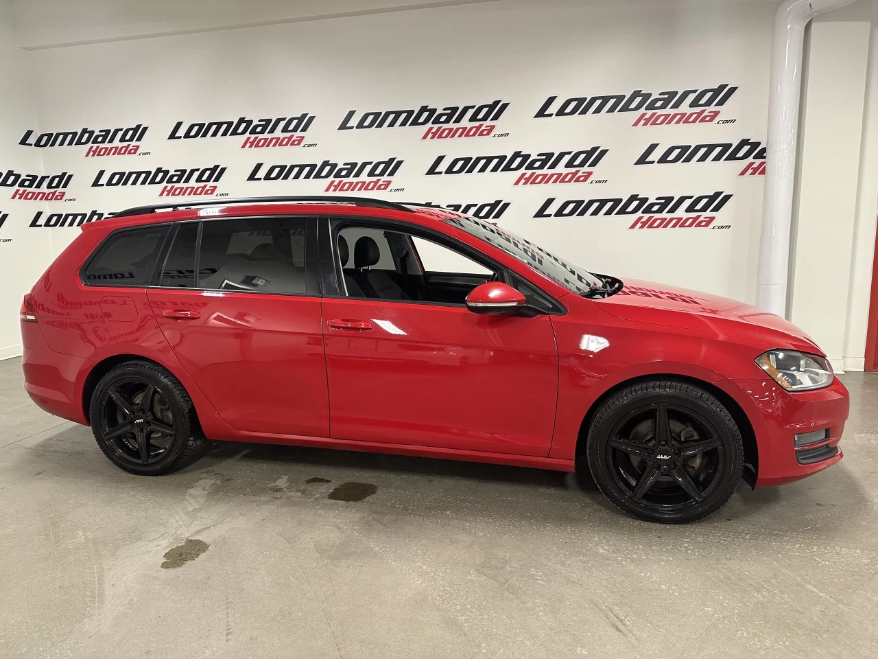 2017 Volkswagen Golf Trendline/Comfortline/Highline Main Image