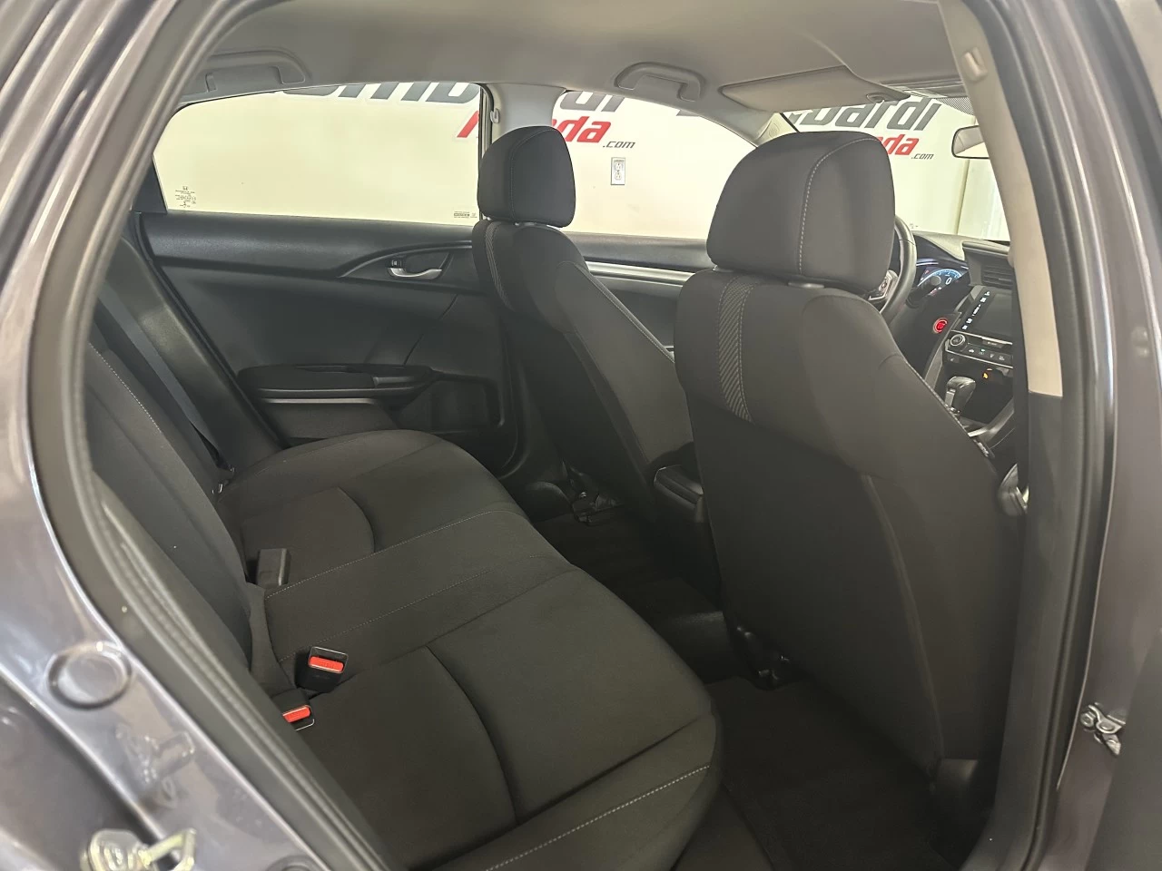 2018 Honda Civic SE https://www.lombardihonda.com/resize/b990ff35b810a3abc0cc817b2ca24889-1