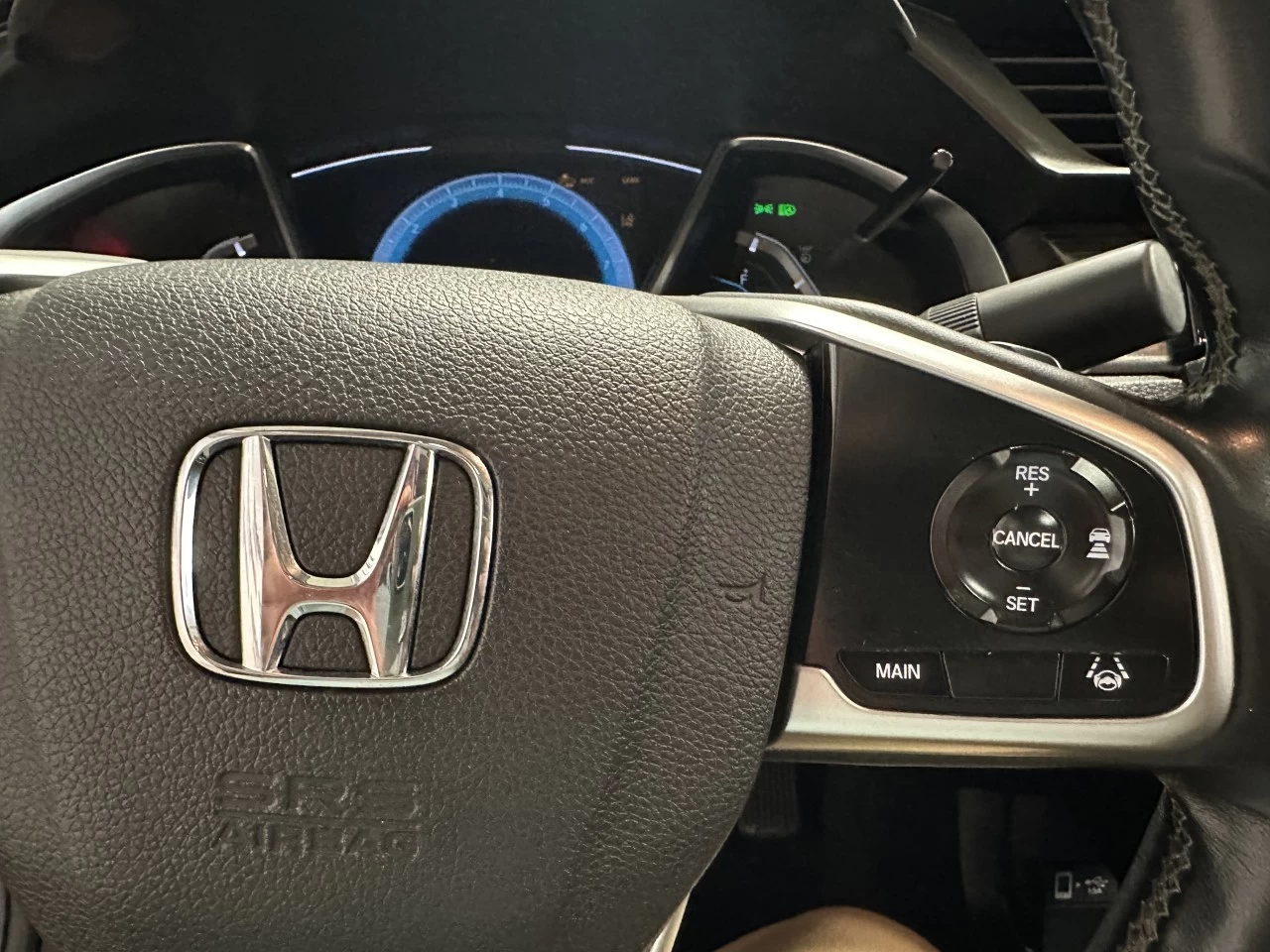 2019 Honda Civic
                                                    Touring Main Image